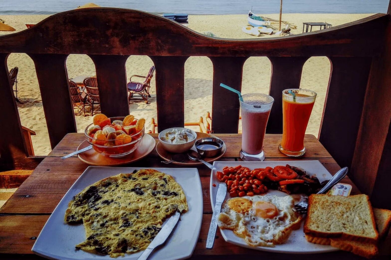 choose to eat beachfront at one of the fort myers restaurants